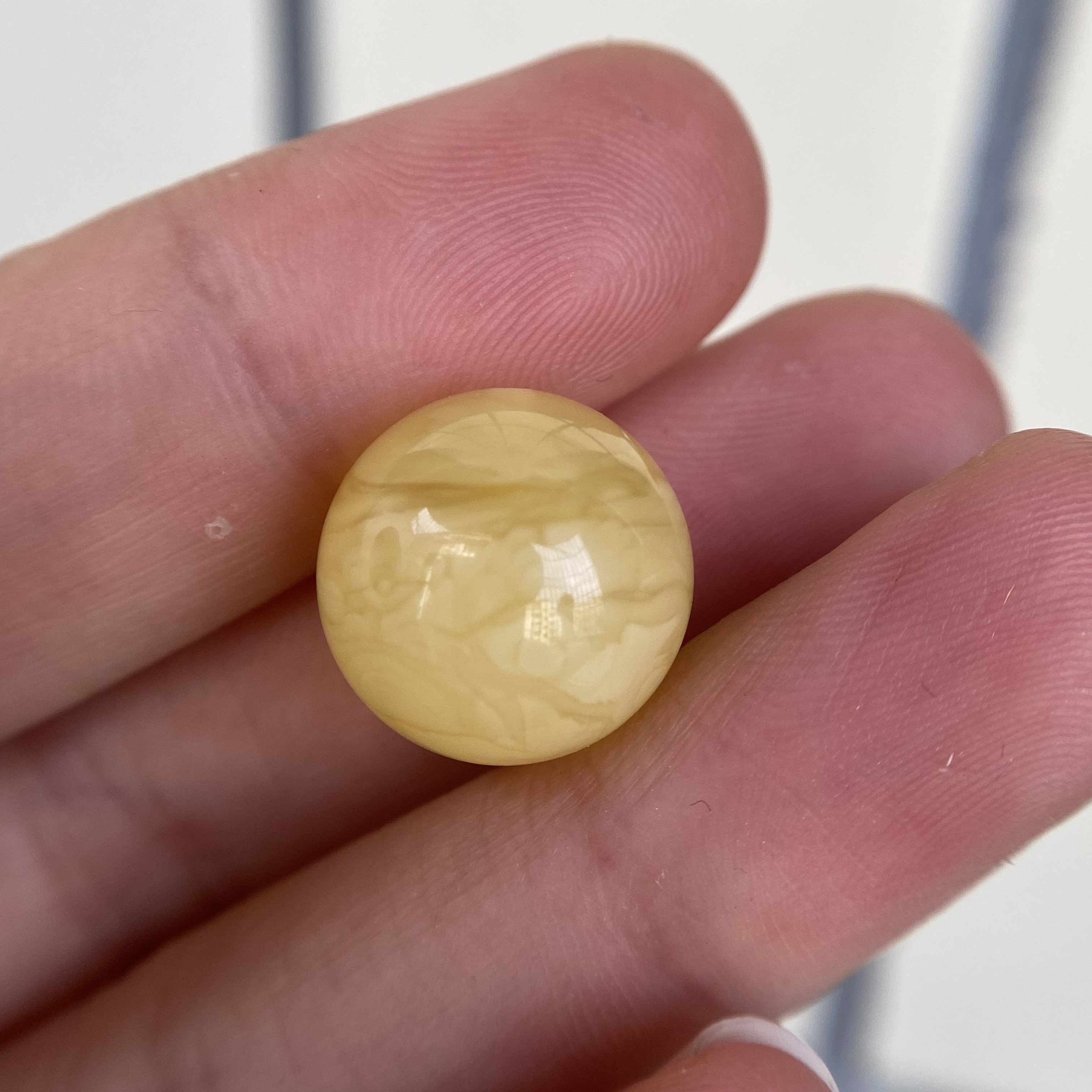 蜜蜡飘花圆珠14.3mm，千层雪无优化杂裂保天然
