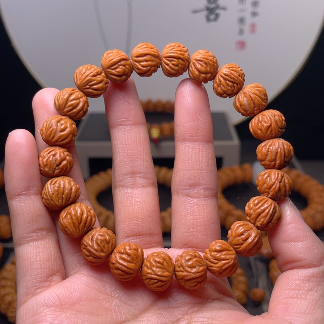 桃核吊坠1.3尺寸凤羽金蟾