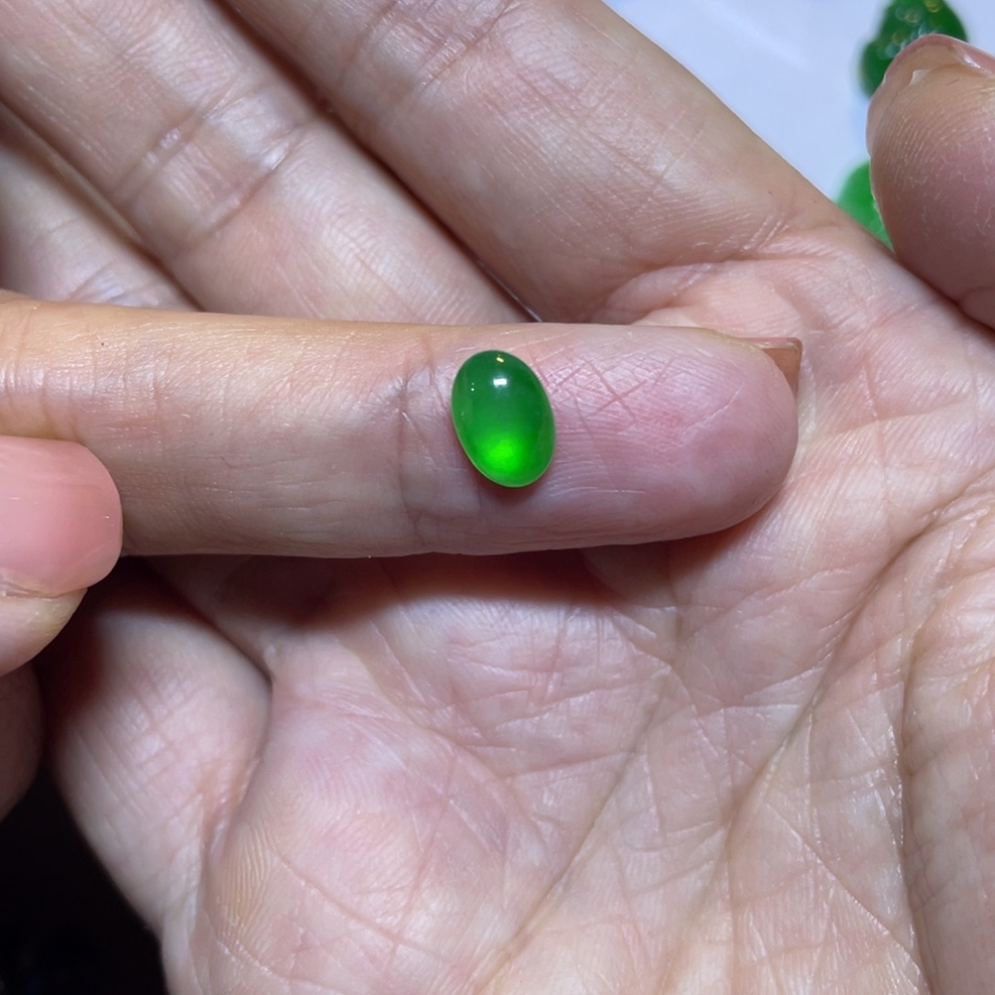 定制翡翠未镶嵌蛋面