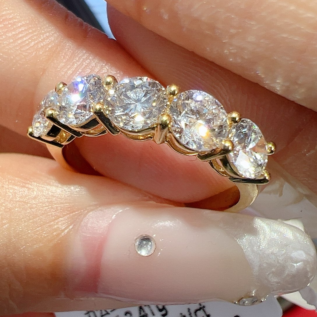 实验室培育钻石18K金镶嵌1.905
