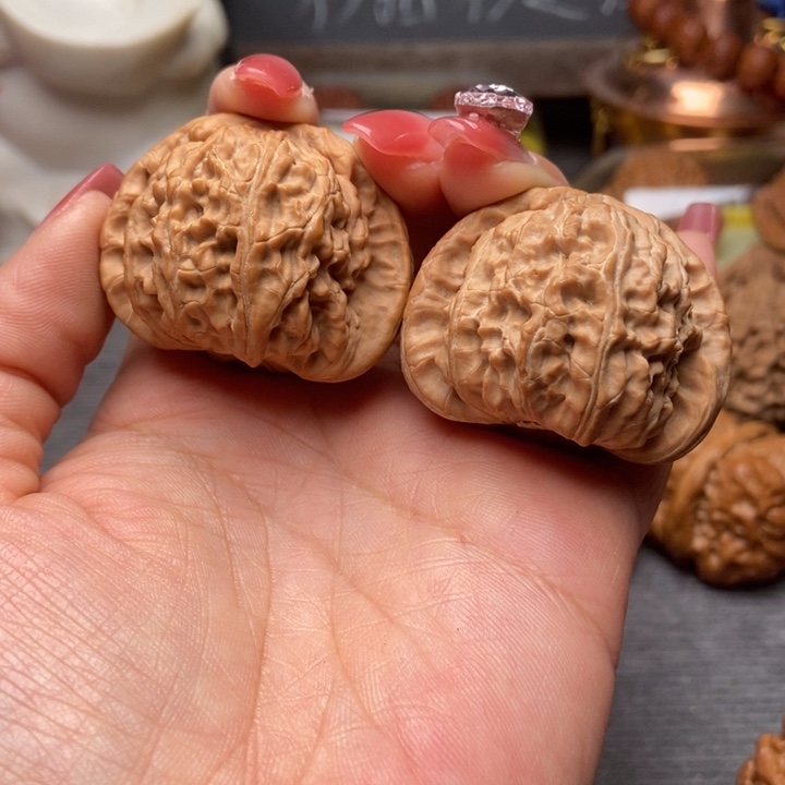 欢*精品闷白狮子头41尺