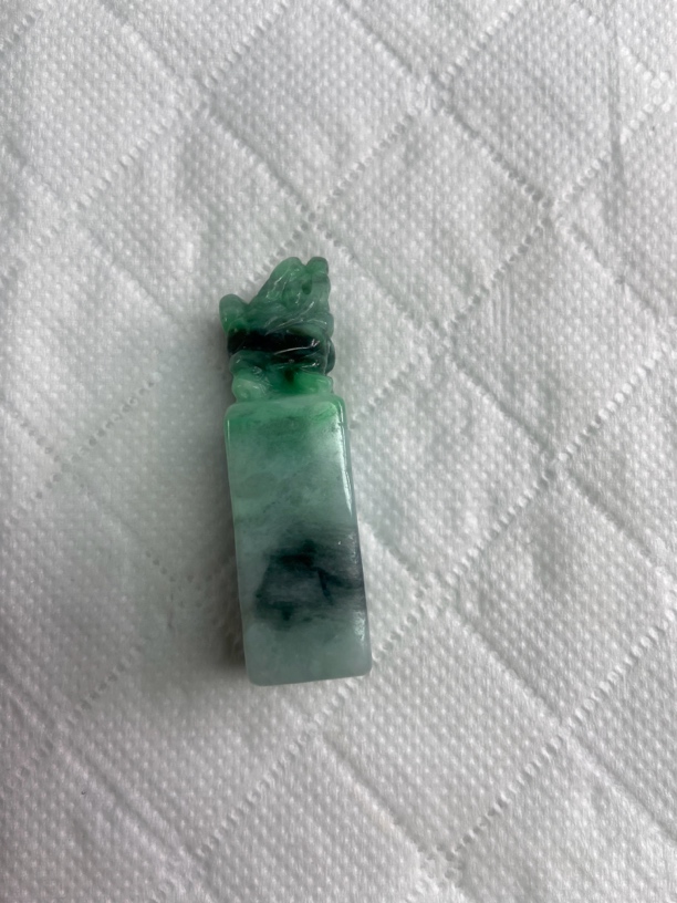 玉如军意翡翠珠宝