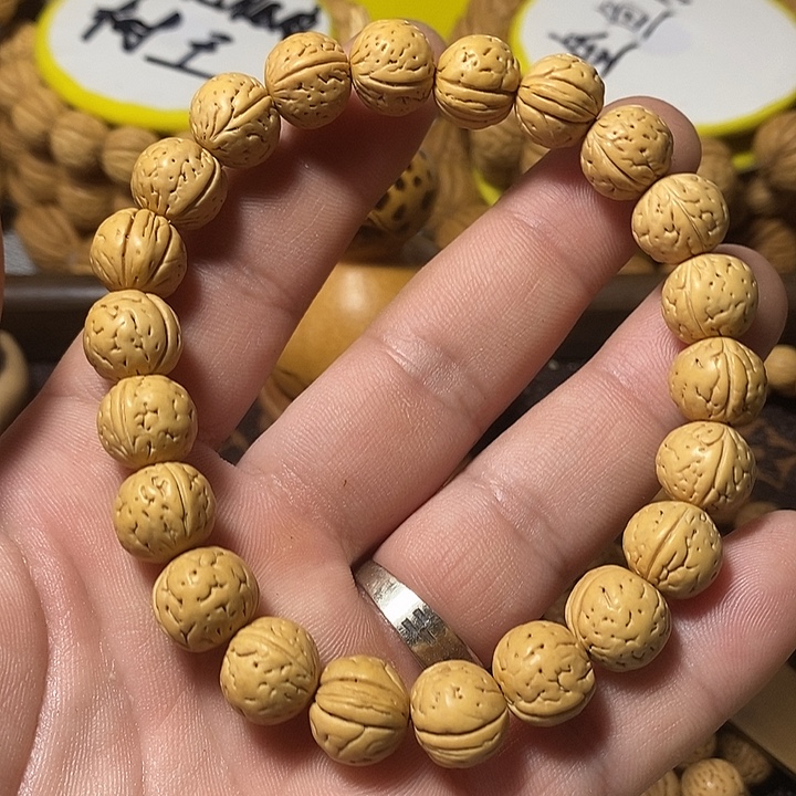 长***定手串桃核顺顺利利180。  32