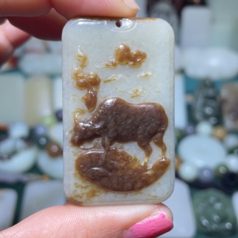 和田玉挂件未镶嵌狗**药