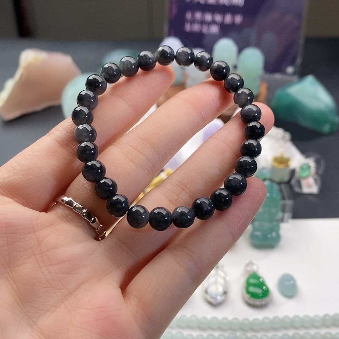 翡翠未镶嵌颈饰手串