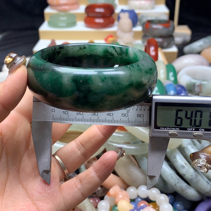 未镶嵌手镯石英质玉