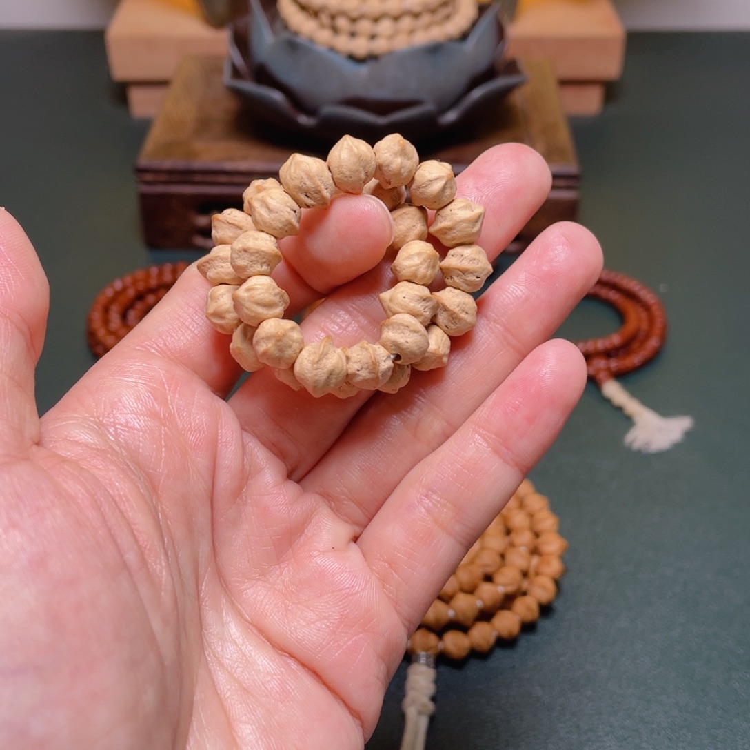 吊坠柏香籽/百香籽白牙横打单圈