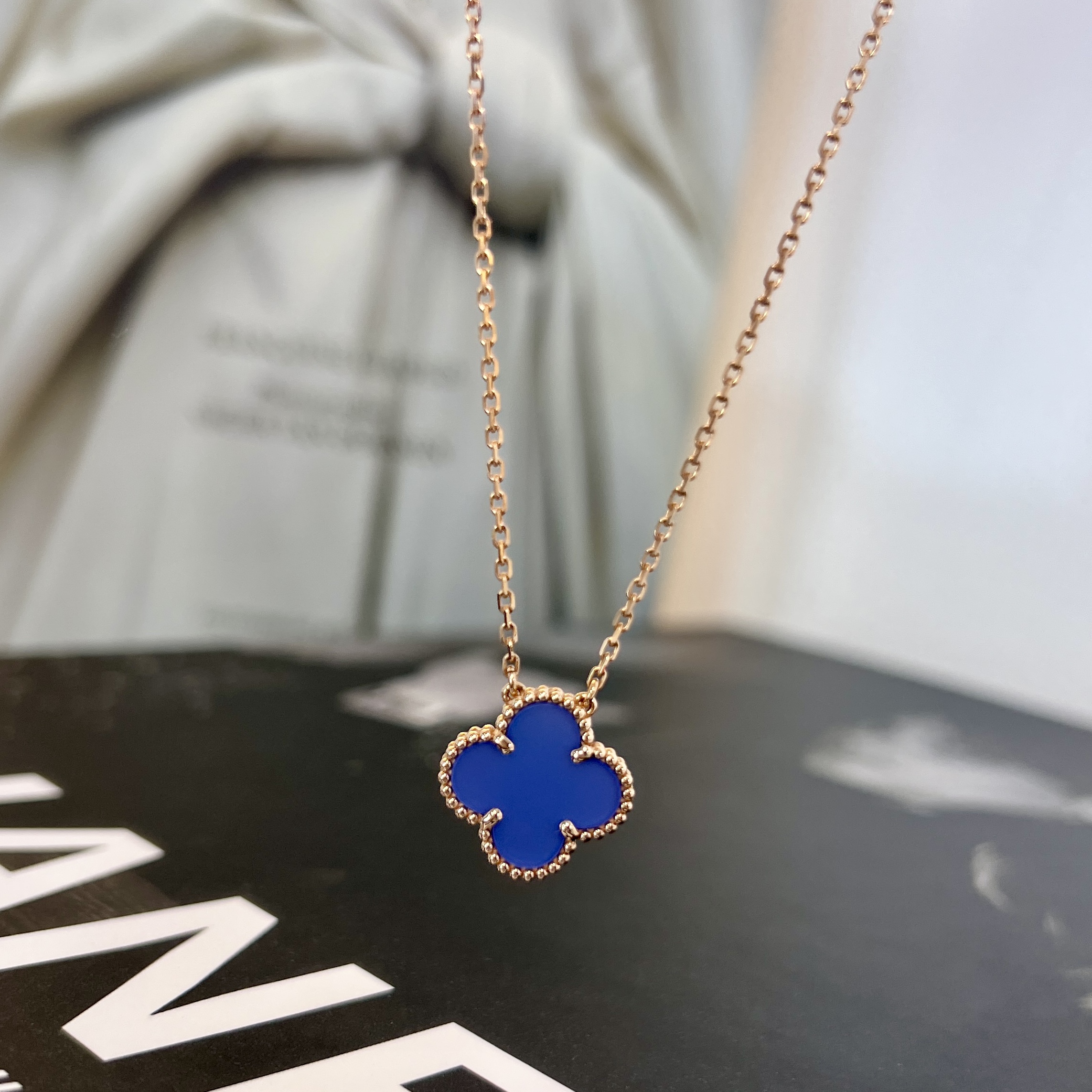 18K玫瑰金蓝花项链15mm