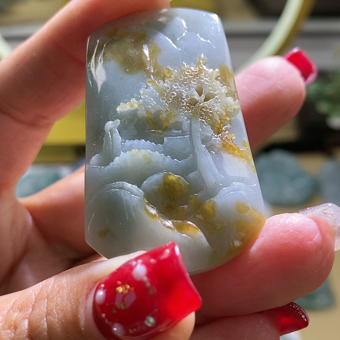 【闪购商品】翡翠颈饰未镶嵌山水