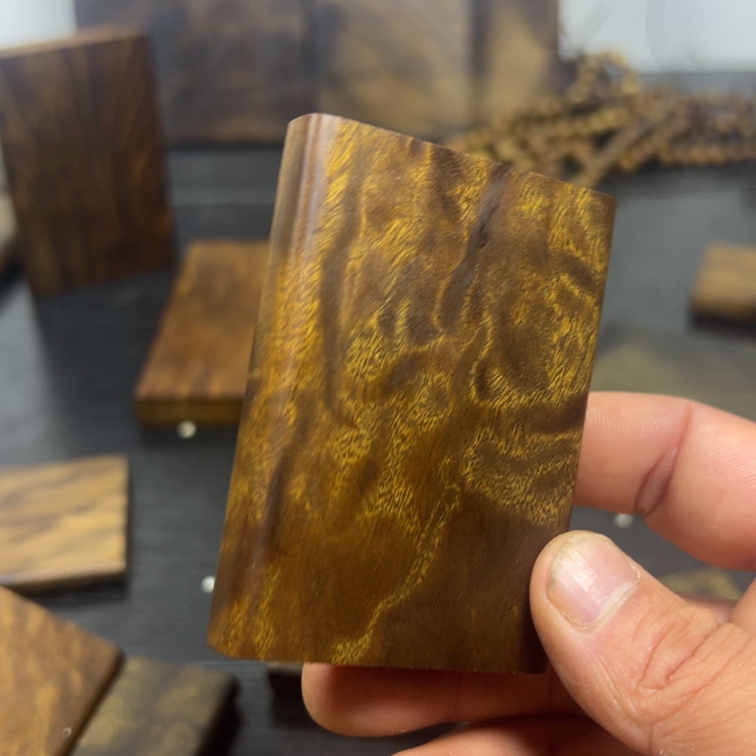 M***️小叶金丝楠无事牌
