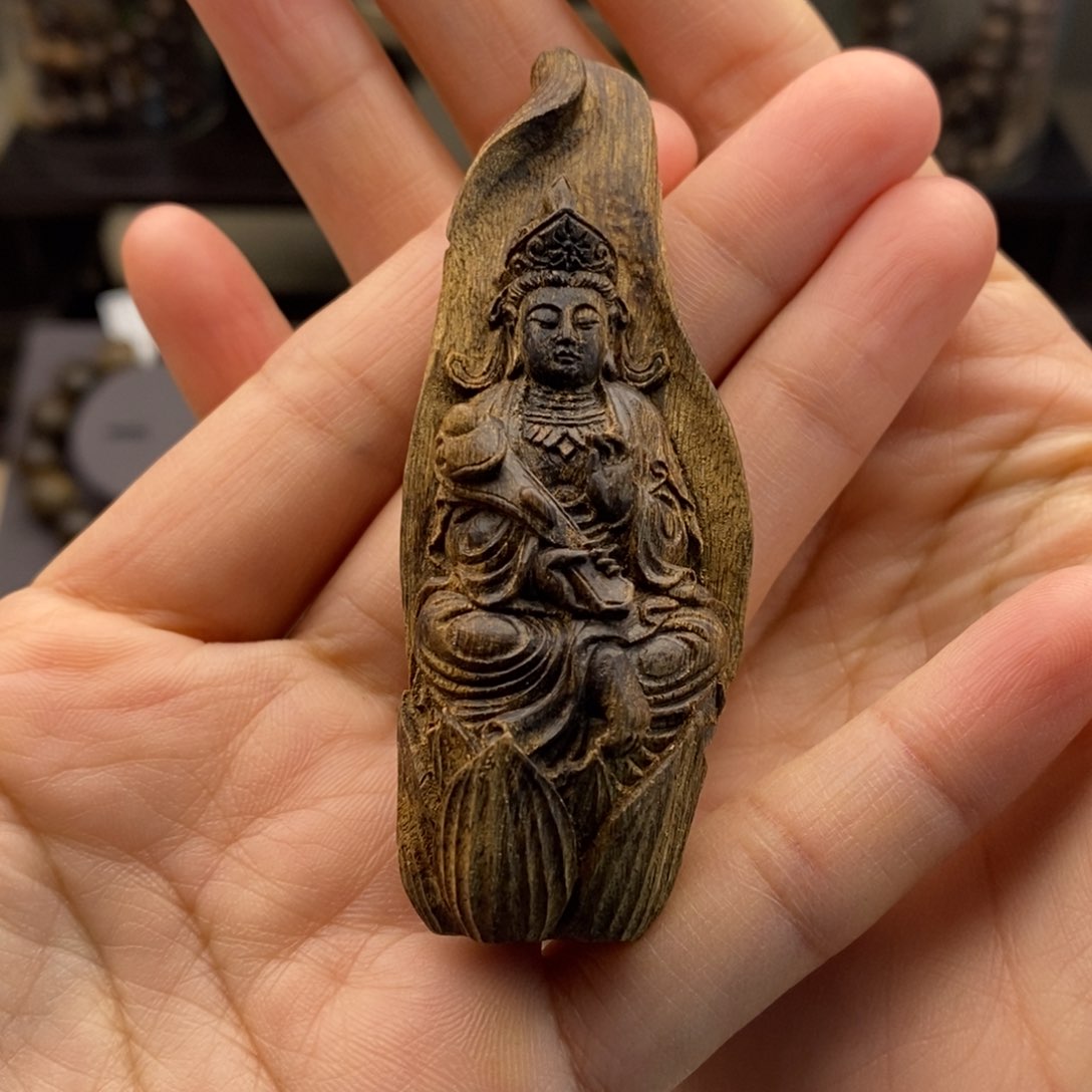 沉香吊坠我****»越南芽庄白棋