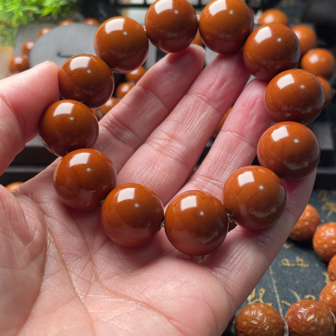 李***牛吊坠橄榄核橄榄1.9