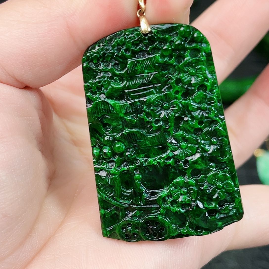 翡翠颈饰18K金镶嵌吊坠