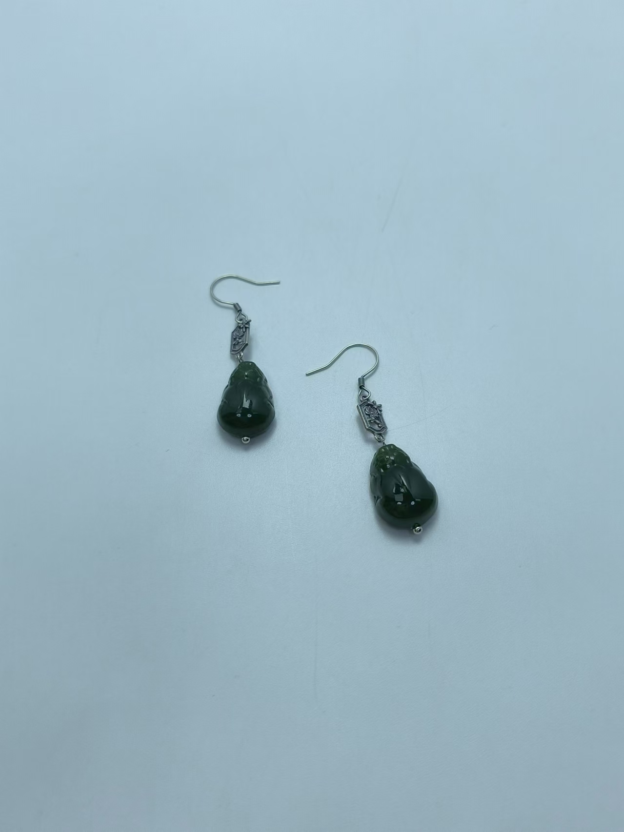 和田貔貅银耳钩 B5995 多样性发货其一 气质 | 时尚 经典 | 珠宝 