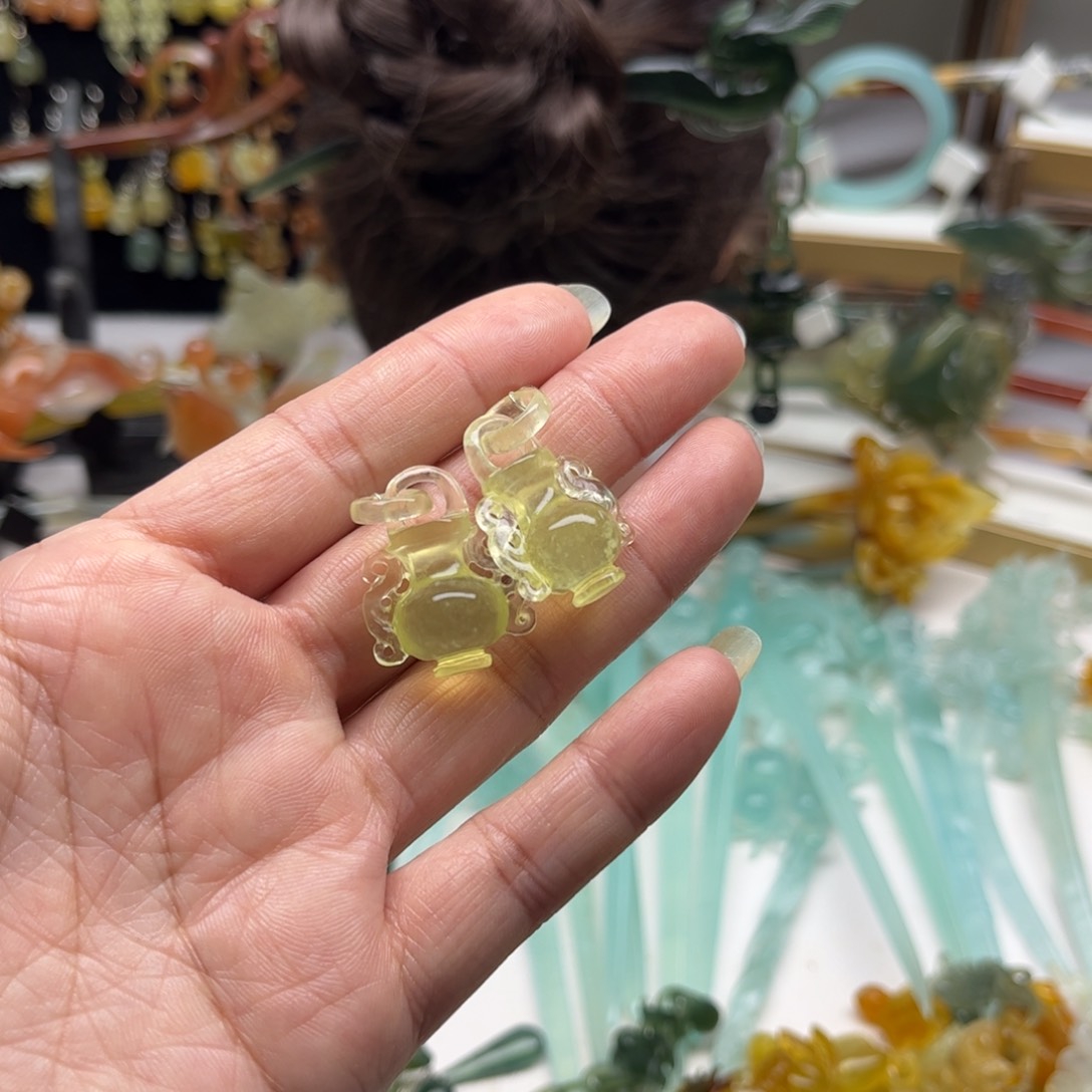 蛇纹石玉发饰合金达**呆