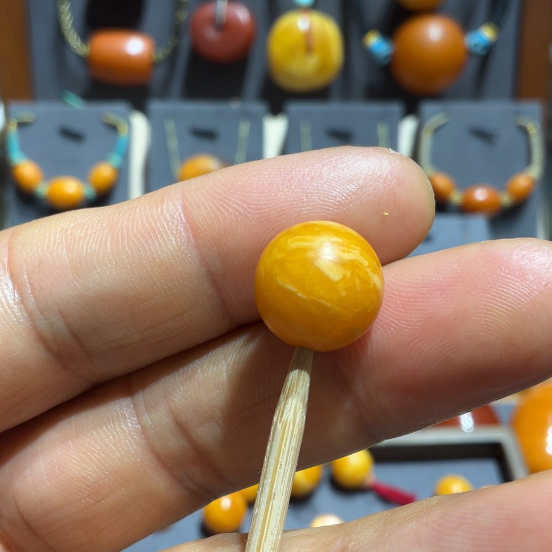 琥珀颈饰未镶嵌天然白花蜡单珠直径13