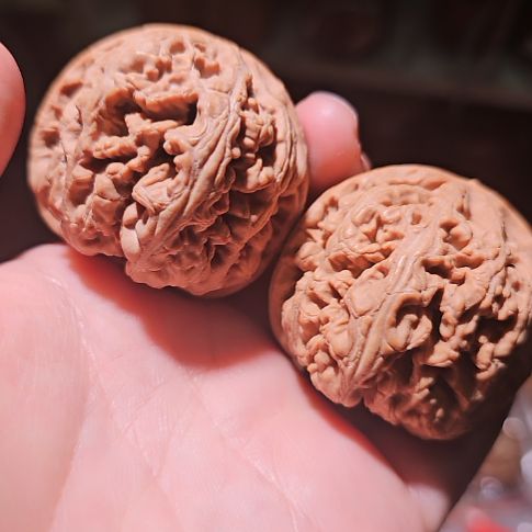 文玩核桃吊坠43粗筋