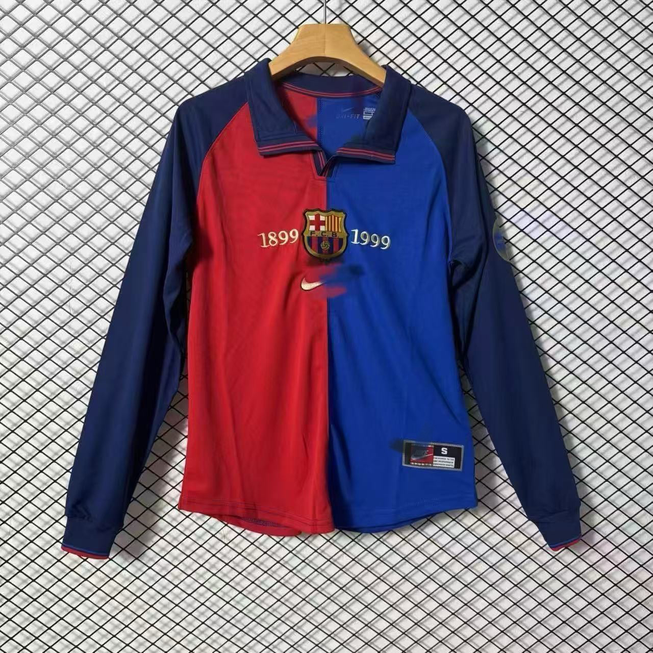 巴萨百年纪念版复古长袖足球服