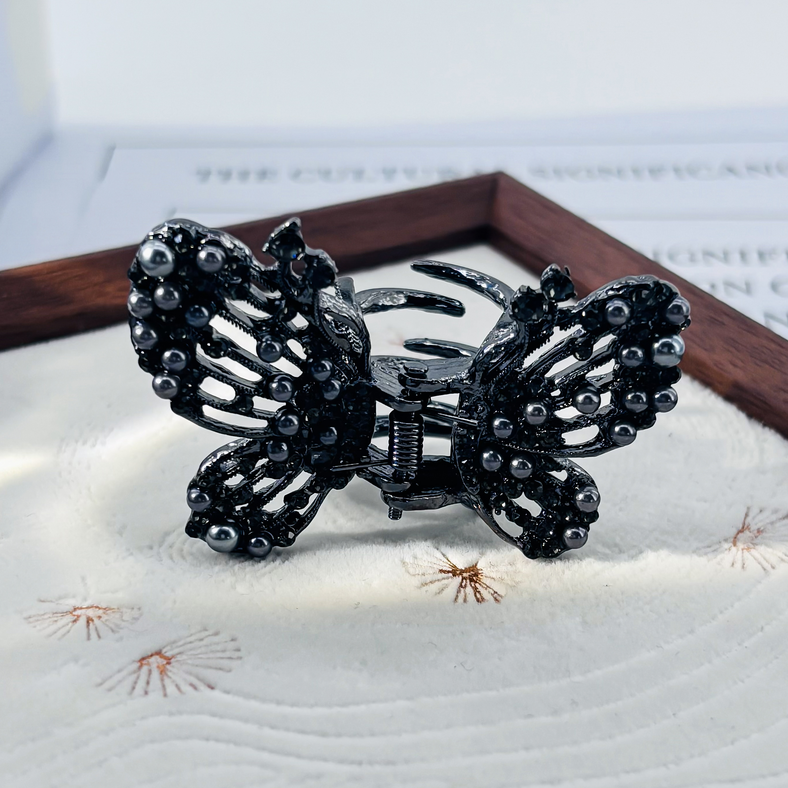 1030时尚简约蝴蝶顶夹发夹