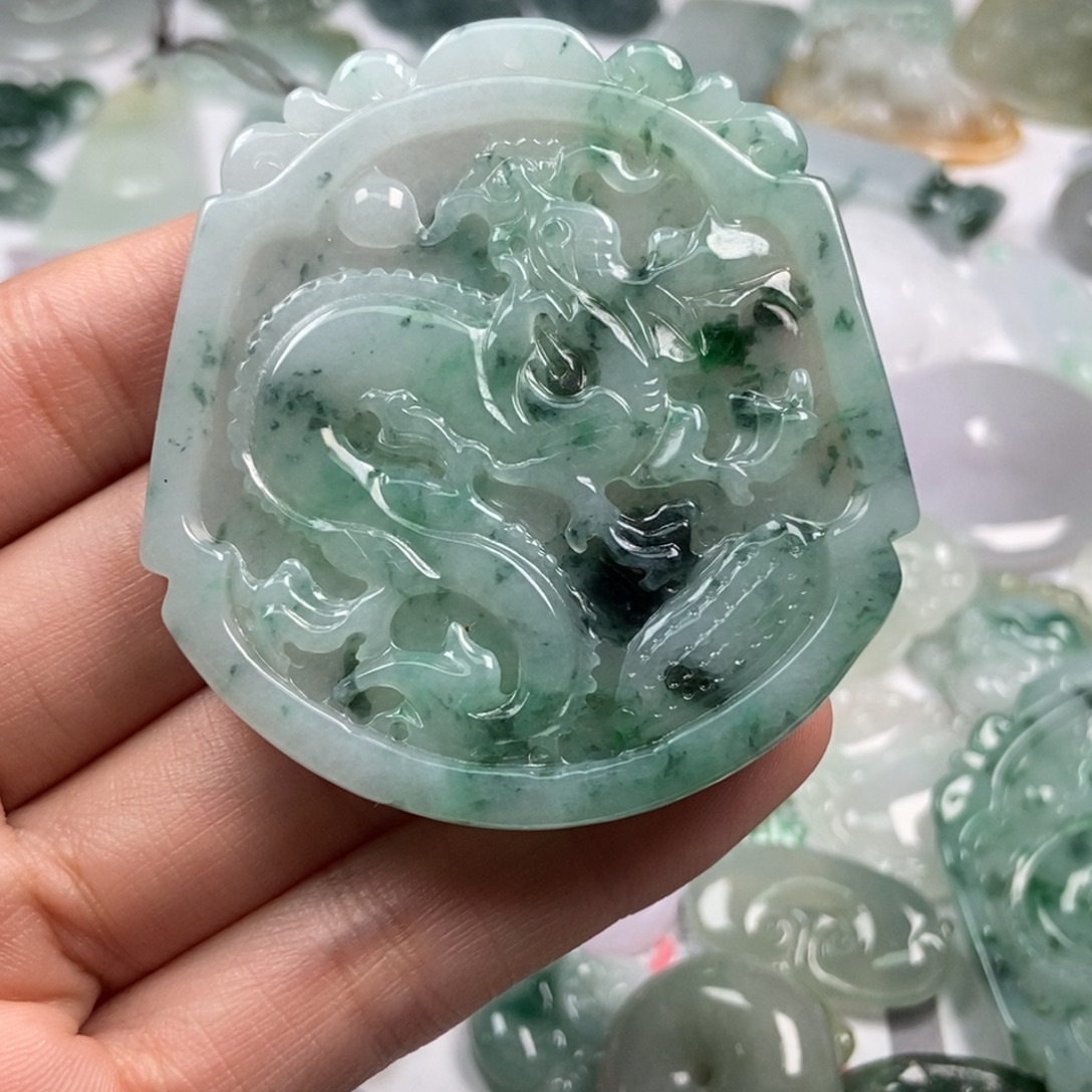 翡翠未镶嵌颈饰翡翠