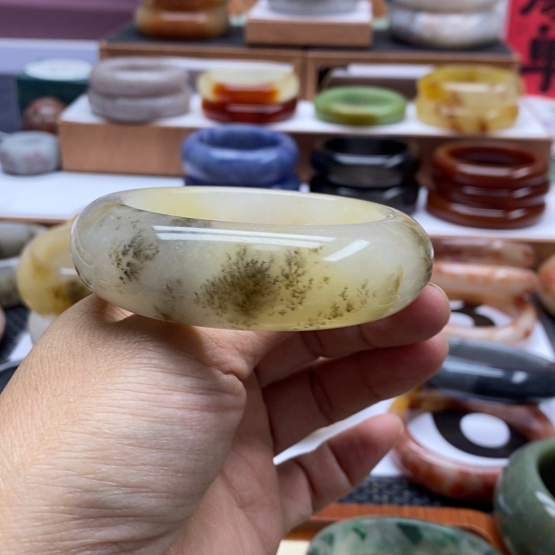 石英质玉手镯未镶嵌f**h