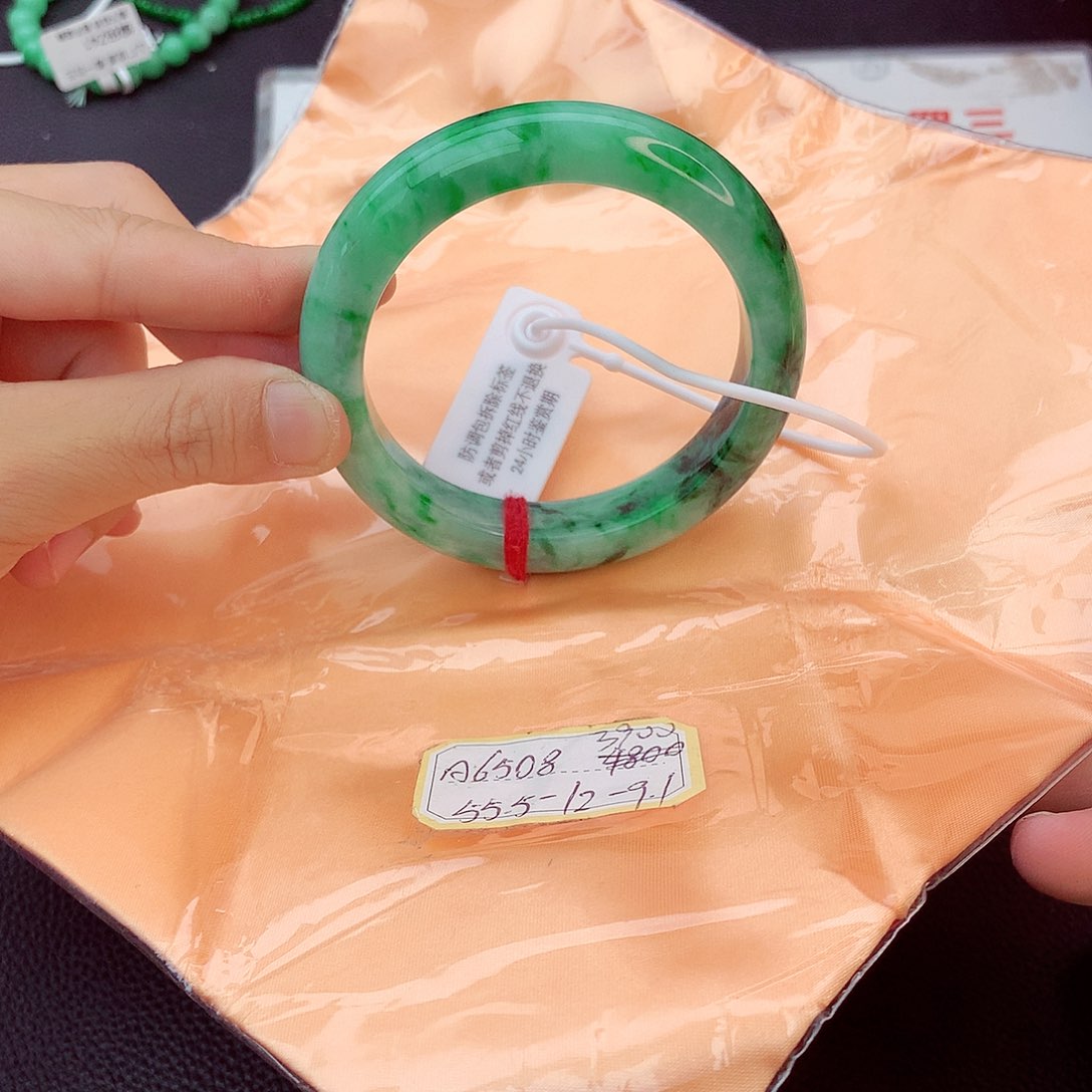 翡翠未镶嵌手镯翡翠