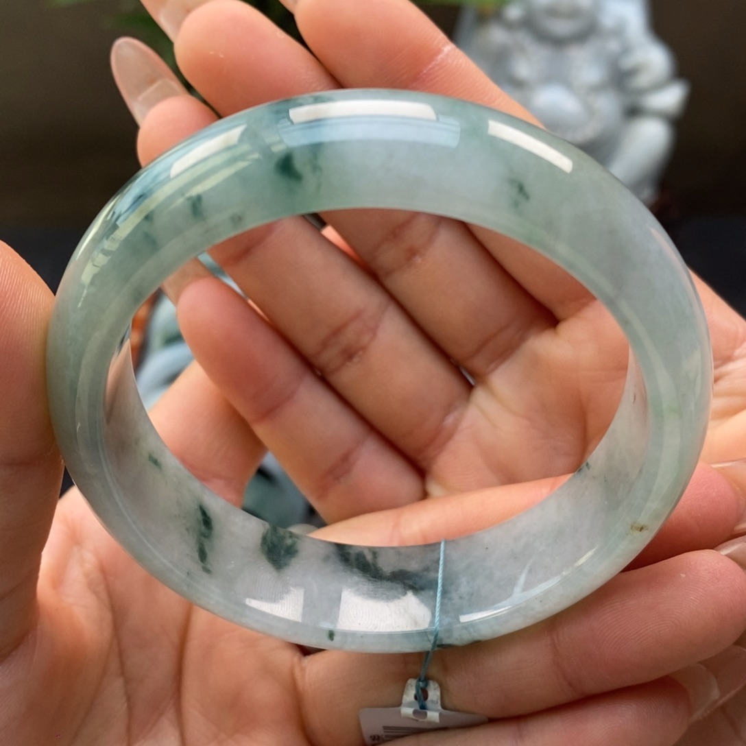 翡翠手镯未镶嵌天然