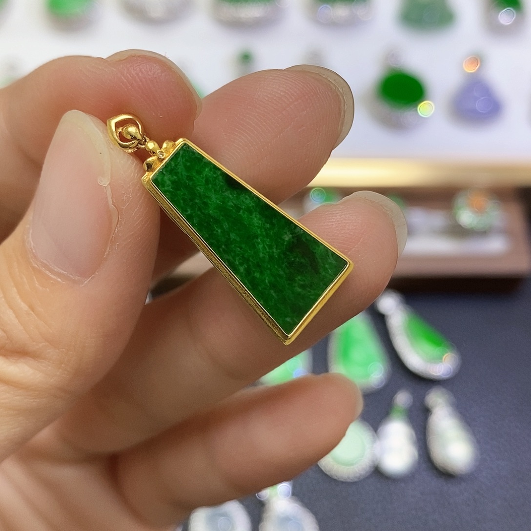翡翠18K金镶嵌吊坠(不含链)