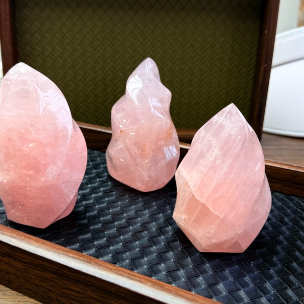 天然粉水晶火炬摆件-Y331多样性发其一