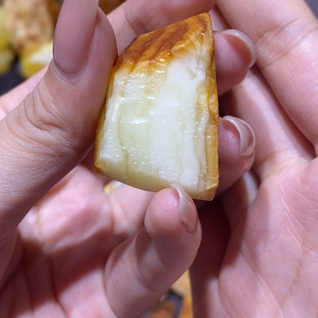 只***女定制琥珀蜜蜡原石 14j