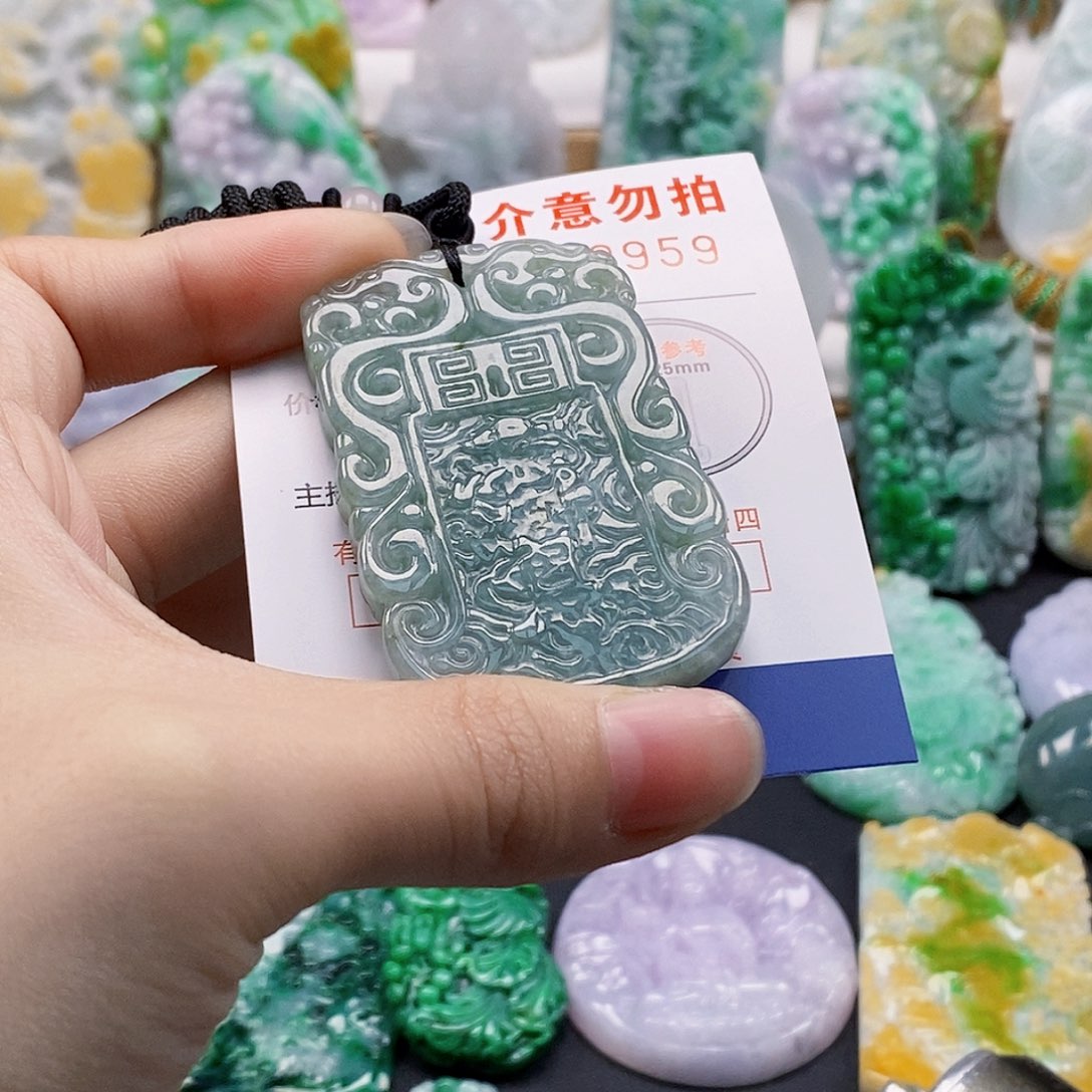 吊坠(不含链)未镶嵌翡翠