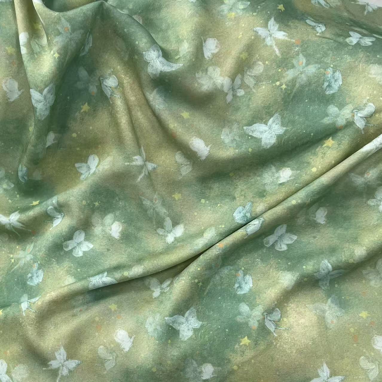 【绒兰】丝滑有光泽！丝光绫罗贡缎面料 90号 蝶舞-晕染绿底
