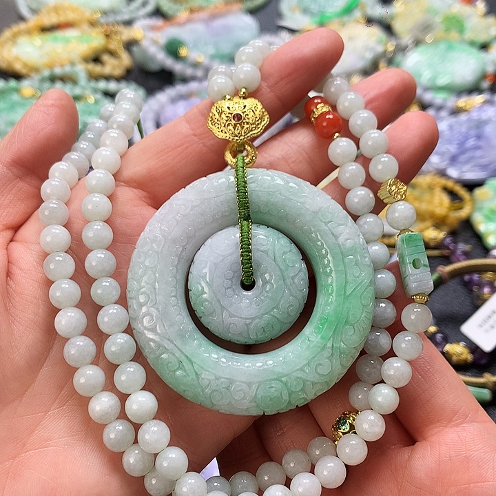 翡翠颈饰未镶嵌吊坠