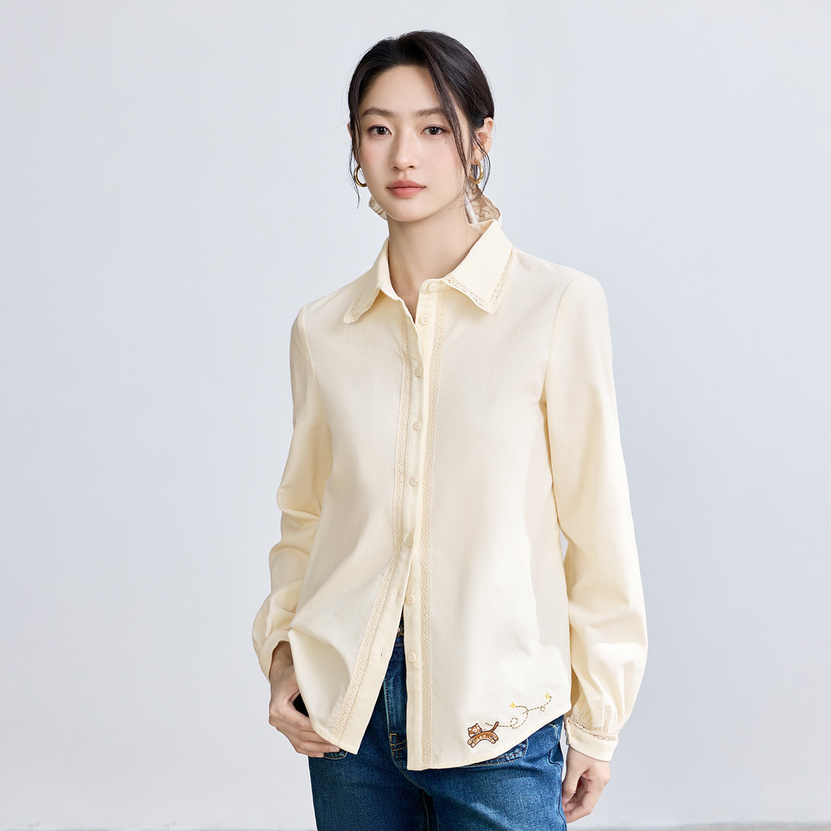 茵曼纯棉趣味绣花通勤衬衫女秋季简约百搭宽松舒适长袖衬衣