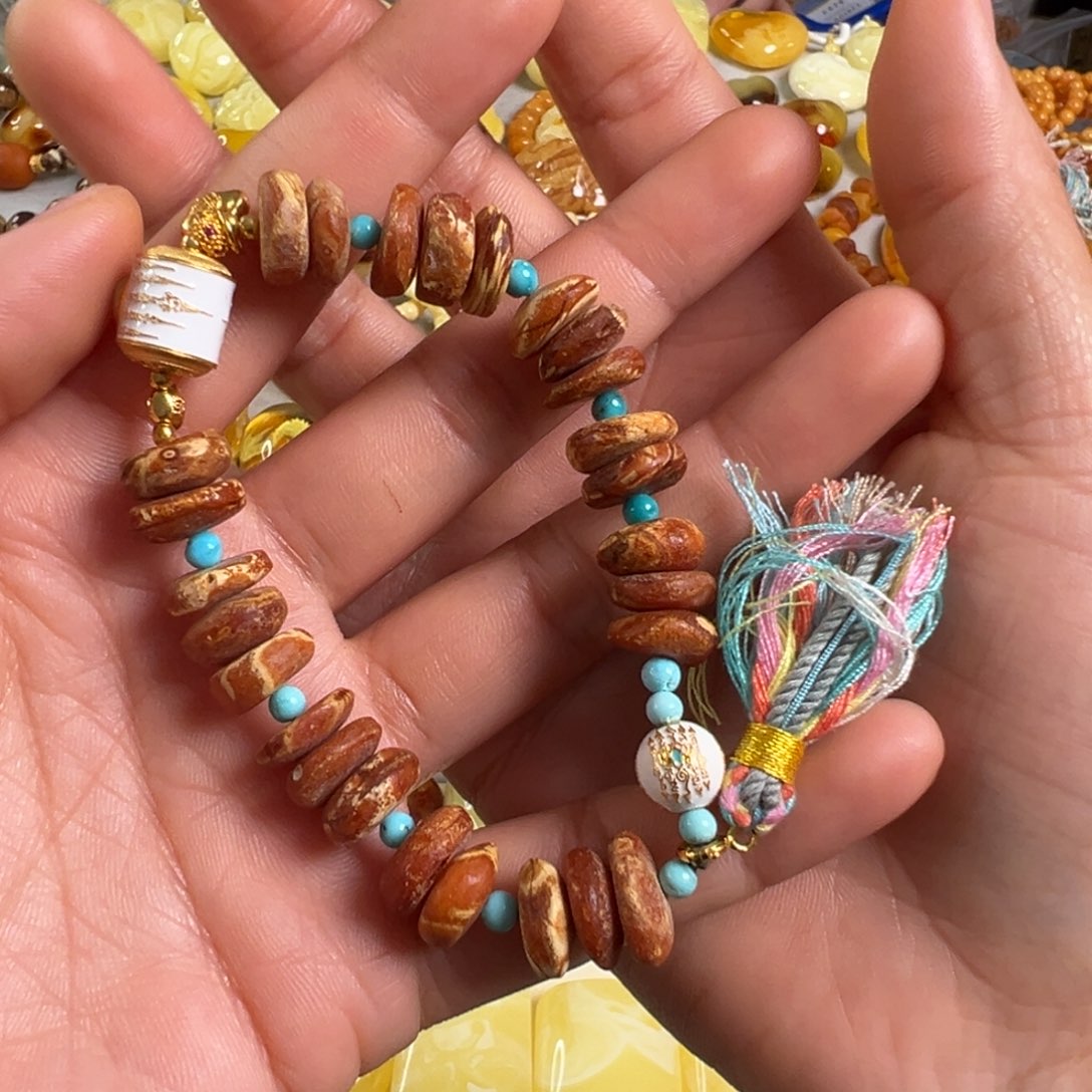 蜜蜡裸石未镶嵌蜜蜡