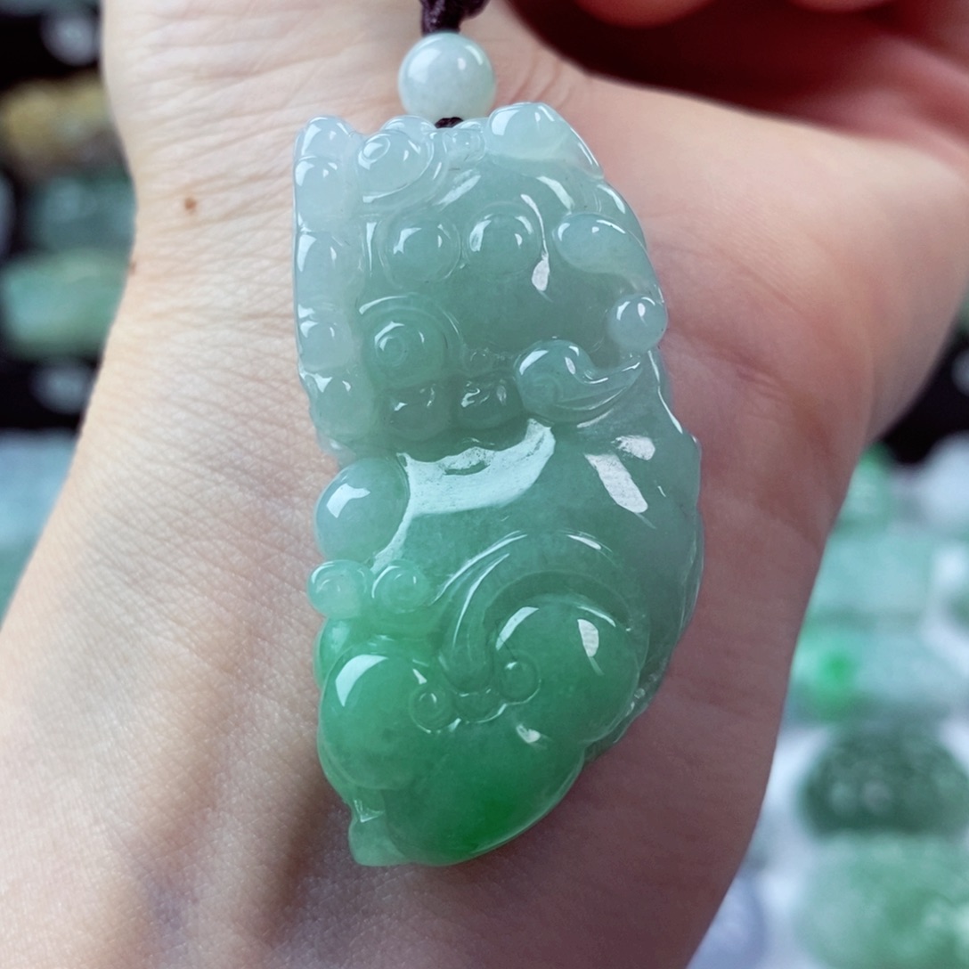 翡翠颈饰未镶嵌天然