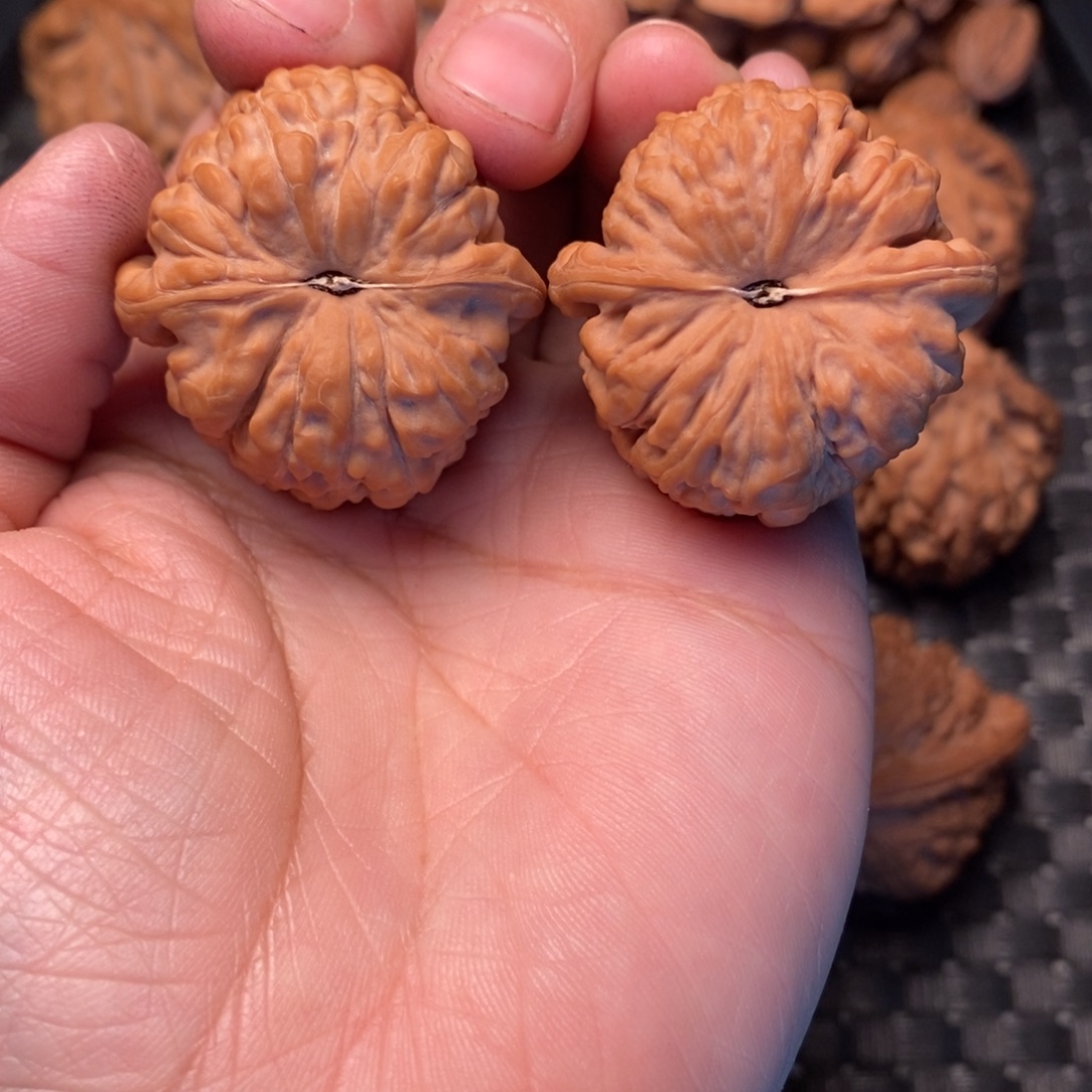 墨***漠把件文玩核桃金字塔