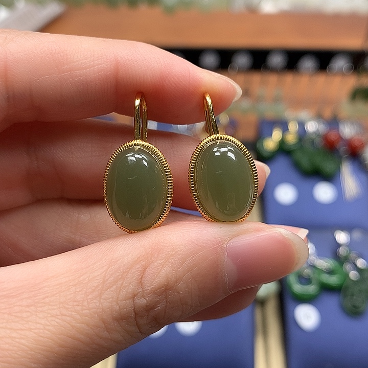 和田玉银S925镶嵌耳饰14*10左右湖水绿