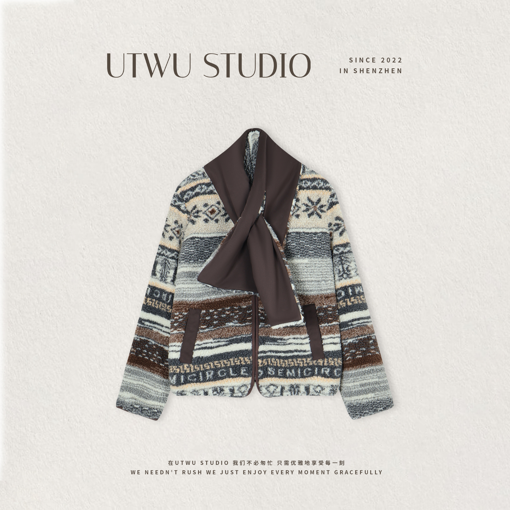 UTWU小敏「雾岛北境」带围巾摇粒绒正反穿费尔岛毛呢外套UTAU1009