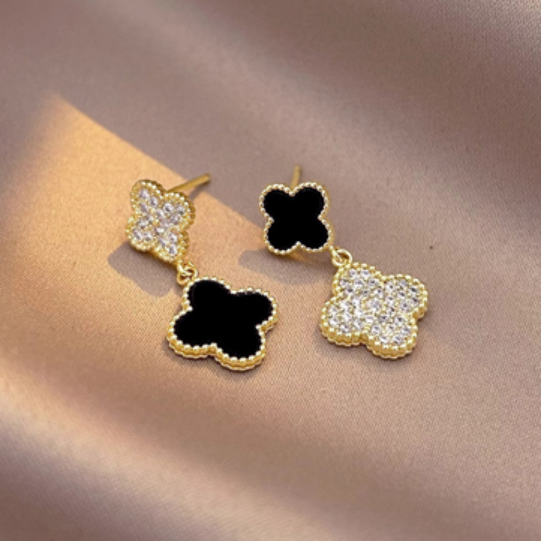 铜合金树脂耳饰 经典黑色四叶花时尚耳钉百搭高级感简约气质耳饰