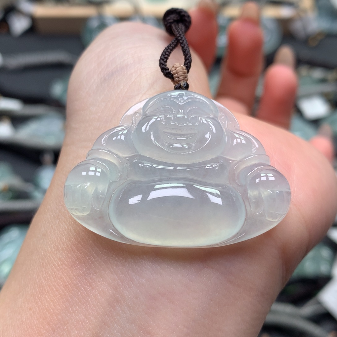 翡翠颈饰未镶嵌佛公