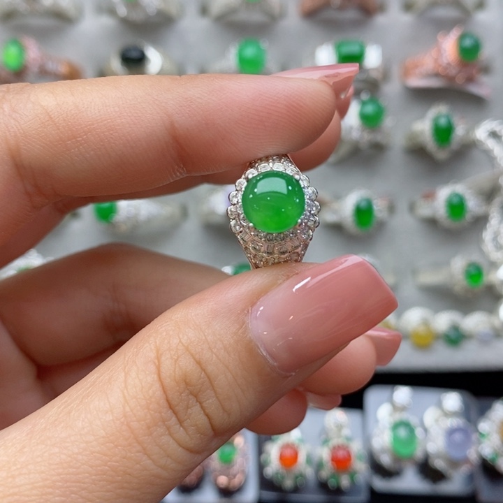 翡翠戒指未镶嵌蛋面