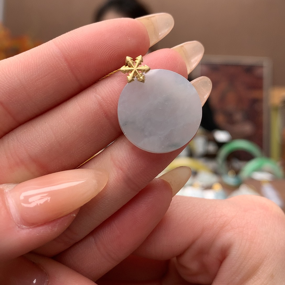 翡翠吊坠(不含链)18K金镶嵌