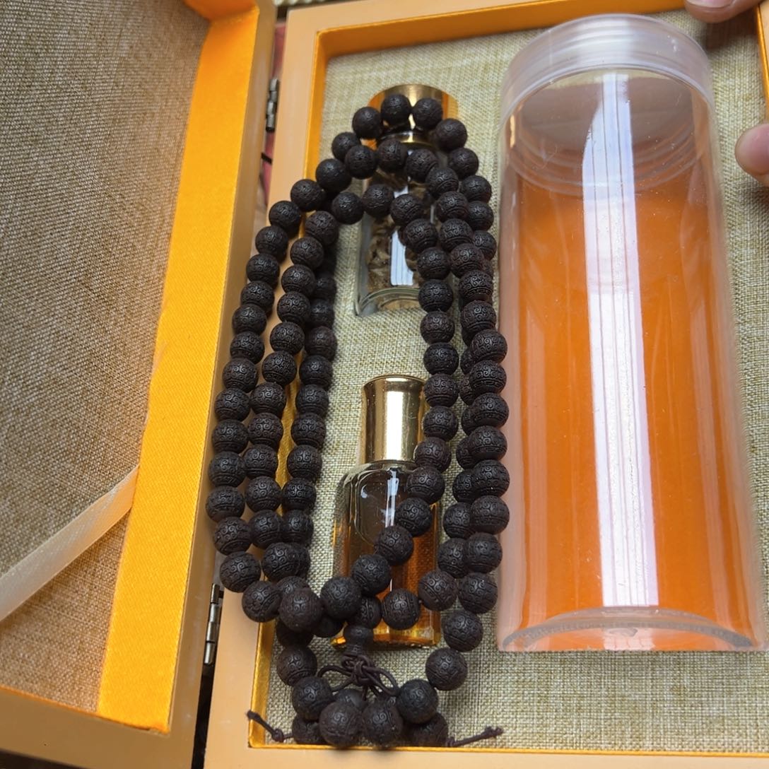 大叶紫檀（黑酸枝木类）