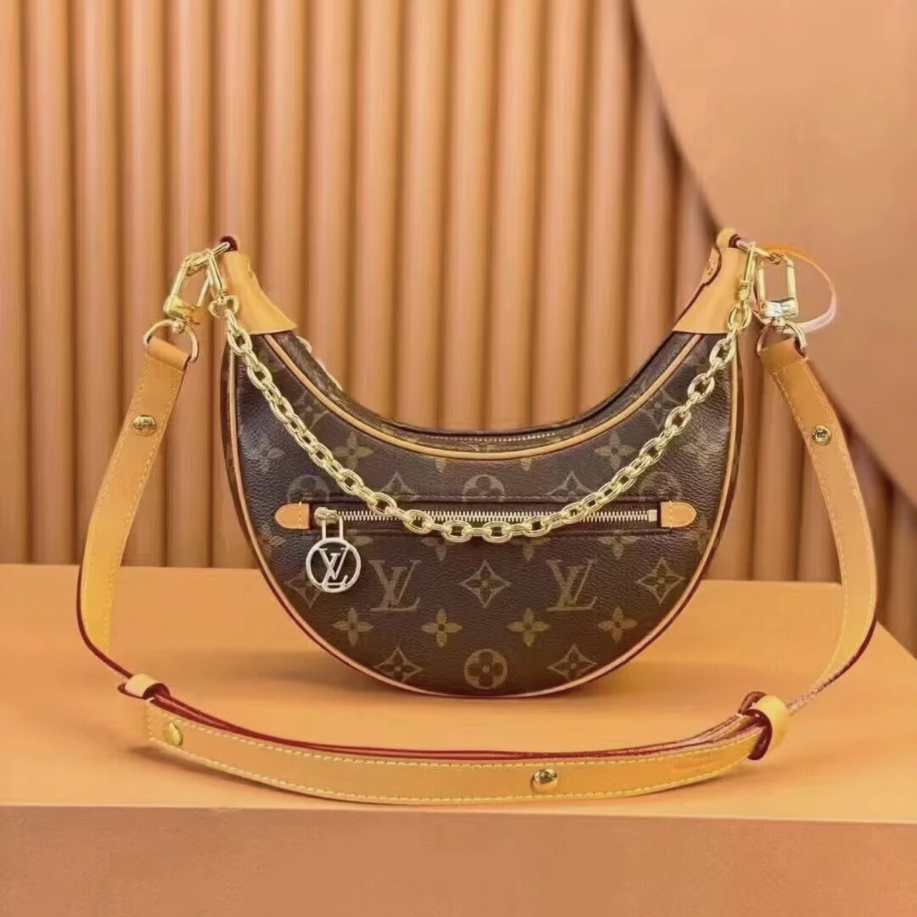95新 LouisVuitton/路易威登 包展专属 LV 老花月亮包