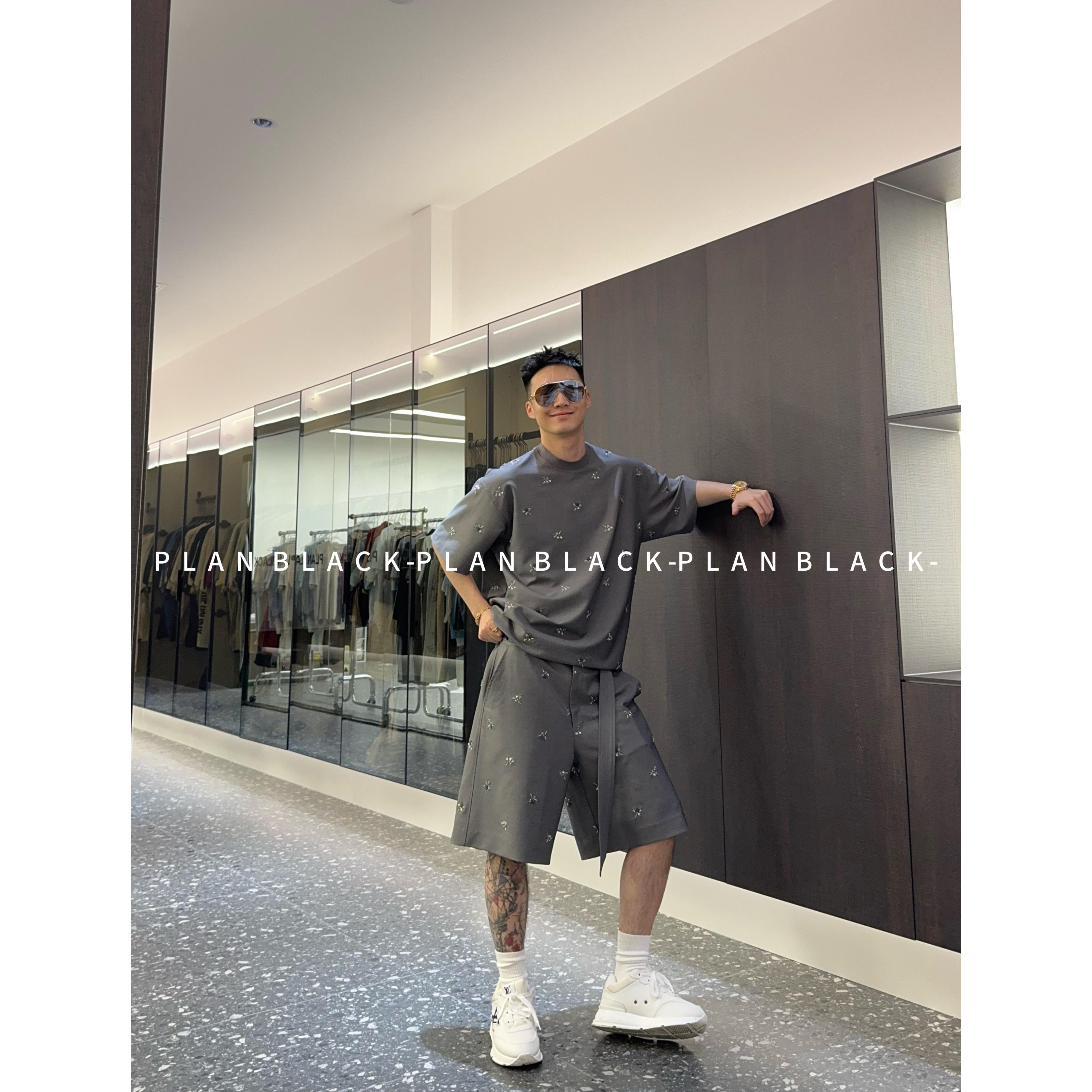 RICH陈发财丨【秀款珠片花/T恤】原创设计！重工刺绣男女款T恤6977