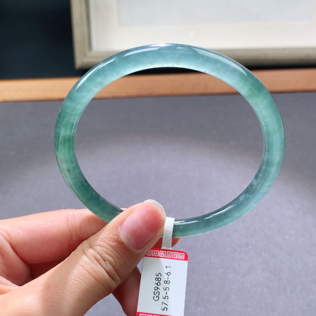 翡翠手镯未镶嵌天然翡翠手镯叮当镯