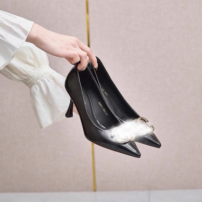 金属扣尖头细跟单鞋浅口高跟鞋女2025年春季新款百搭舒适2309-11