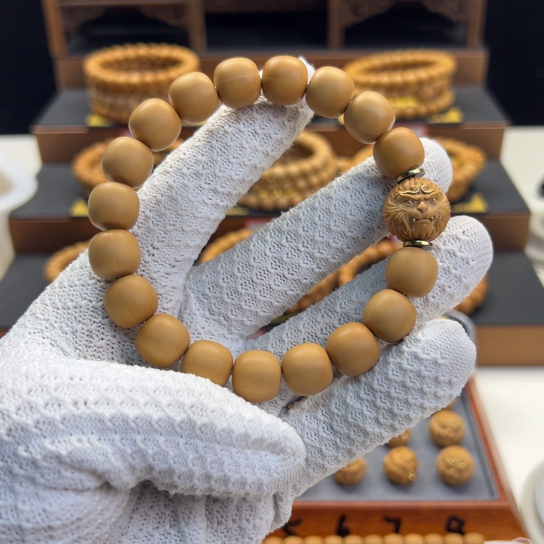 猴头核桃吊坠渐**远龙岩老型➕悟空