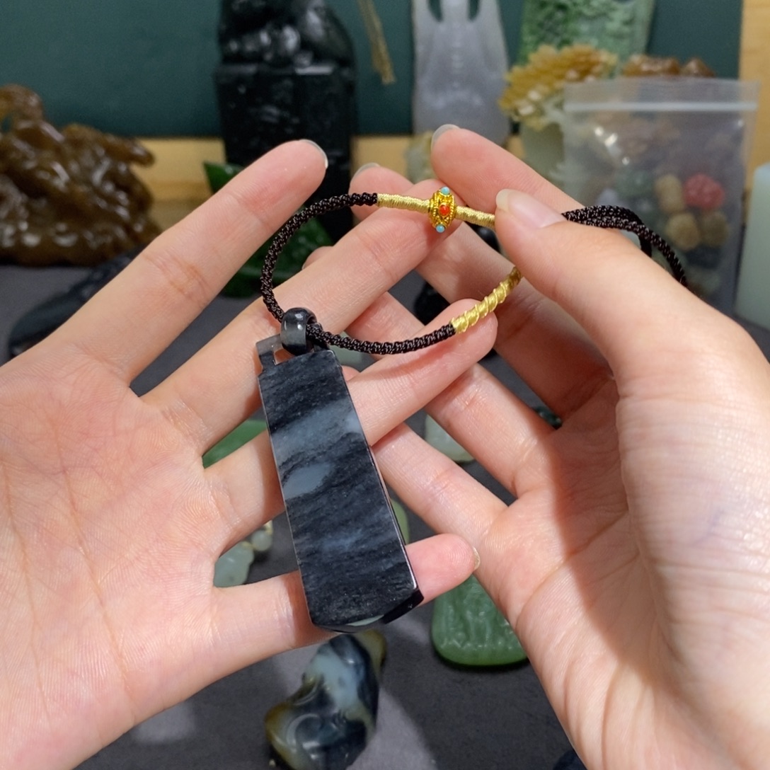 人***注和田玉未镶嵌颈饰